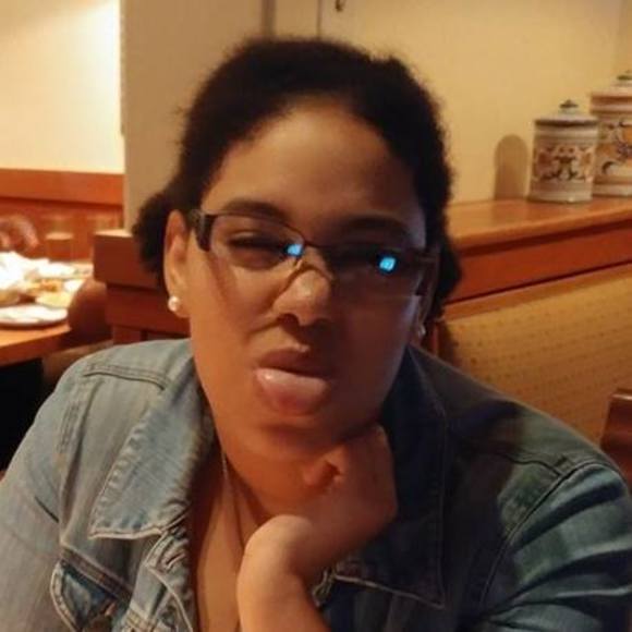 Meet your Posher, Nia - Picture 1 of 1